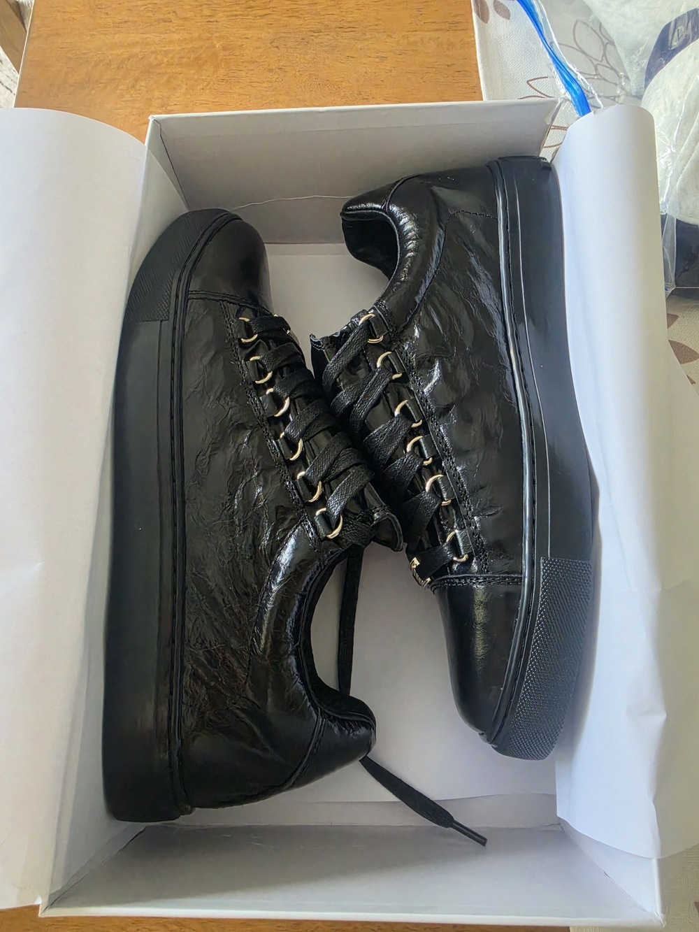 Men's Black Leather Low-Top Sneakers with Embellished Lace Bar (BALENCIAGA) - Picture 2 of 7